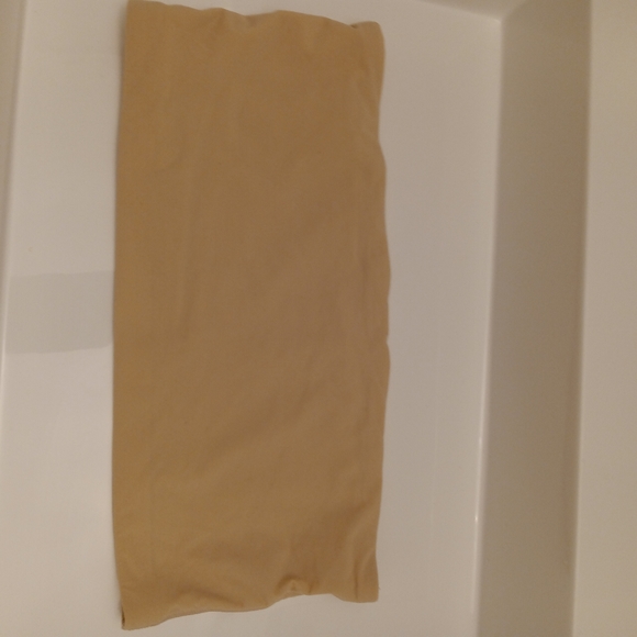 Skims Fits Everybody Bandeau Bra - Picture 7 of 16